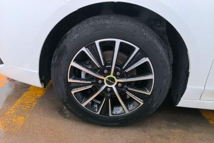 Used Roewe i5 2021 1.5L CVT Diamond Edition Left Front Wheel Hub