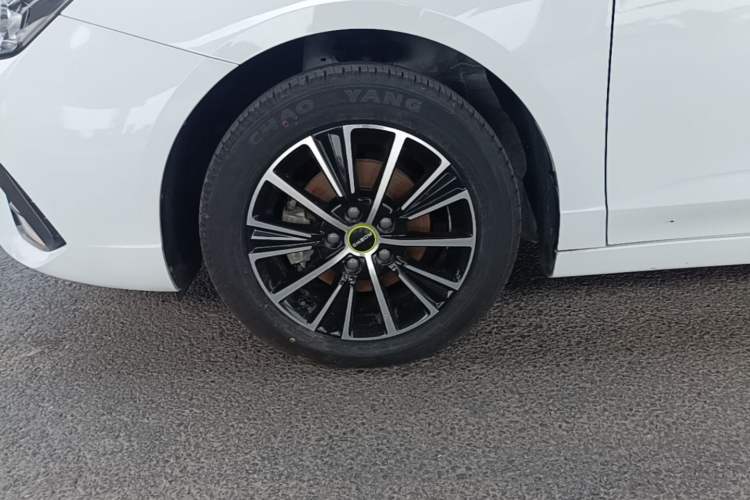 Used Roewe i5 2021 1.5L Manual Platinum Edition Left Front Wheel Hub