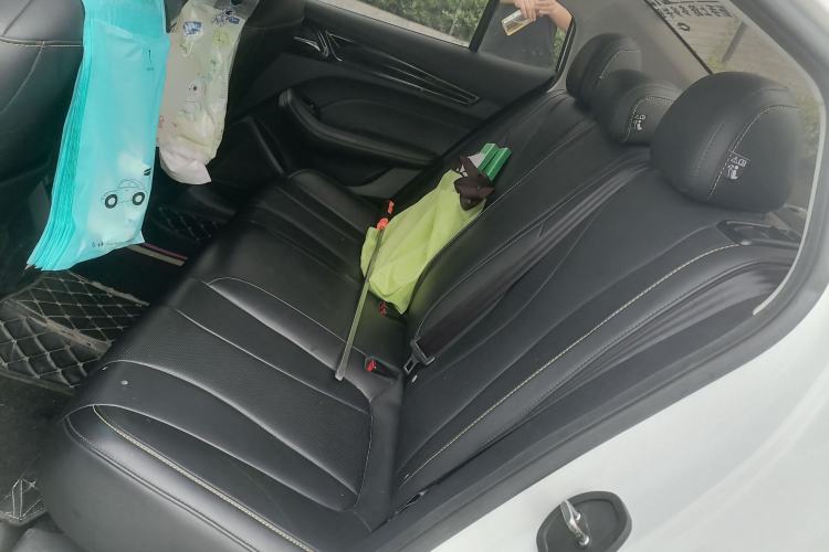 Used Roewe i5 2021 1.5L CVT Diamond Edition Left Rear Seat