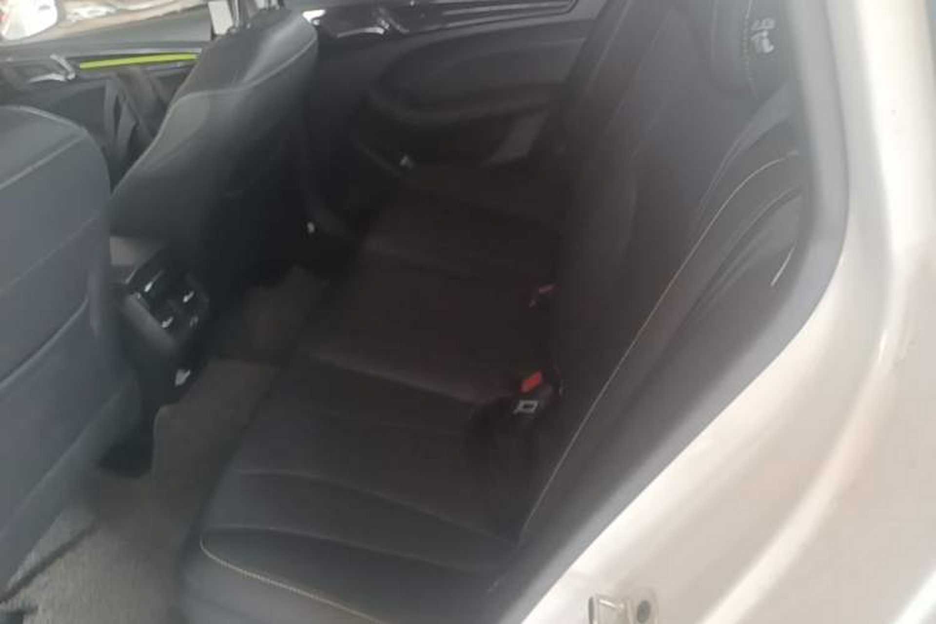 Used Roewe i5 2021 Revised Version 1.5L CVT Diamond Edition Left Rear Seat