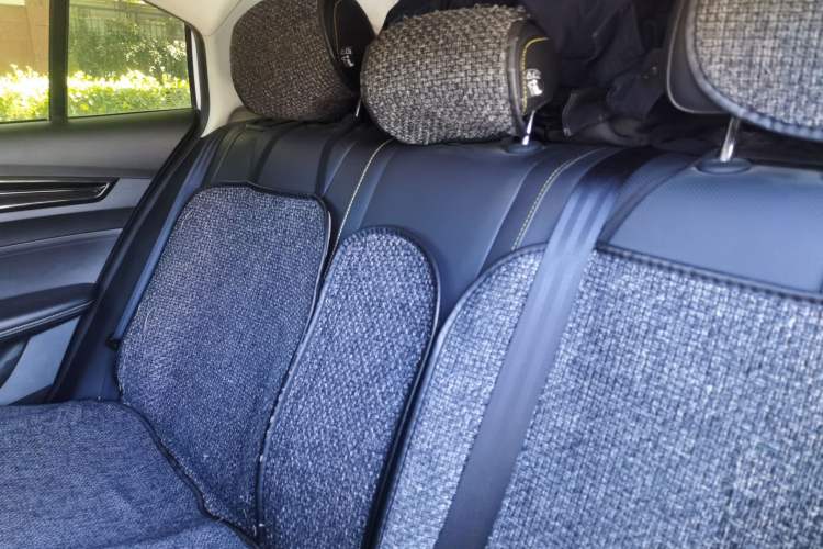 Used Roewe i5 2021 1.5L Manual Diamond Edition Left Rear Seat
