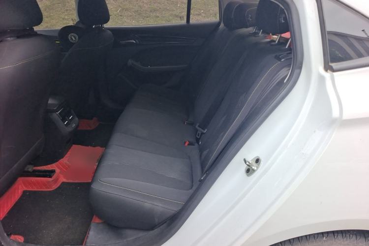 Used Roewe i5 2021 1.5L CVT Platinum Edition Left Rear Seat