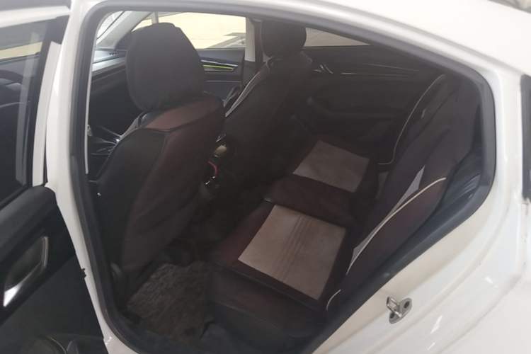 Used Roewe i5 2021 1.5L CVT Platinum Edition Left Rear Seat