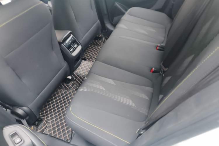 Used Roewe i5 2021 1.5L CVT Platinum Edition Left Rear Seat