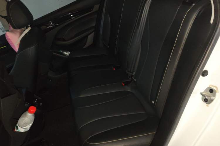 Used Roewe i5 2021 1.5L CVT Diamond Edition Left Rear Seat