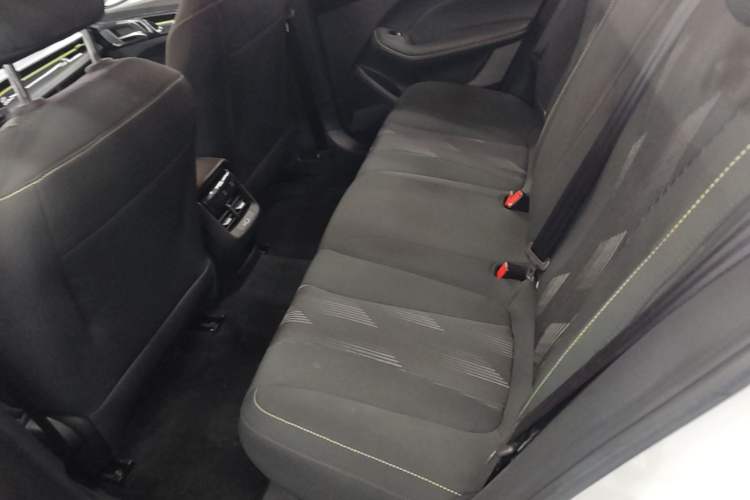 Used Roewe i5 2021 1.5L CVT Platinum Edition Left Rear Seat