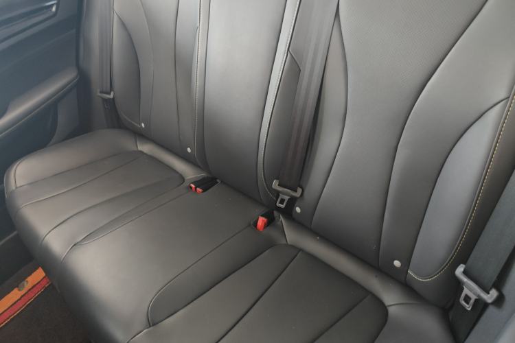 Used Roewe i5 2021 Revised Version 1.5L CVT Diamond Edition Left Rear Seat