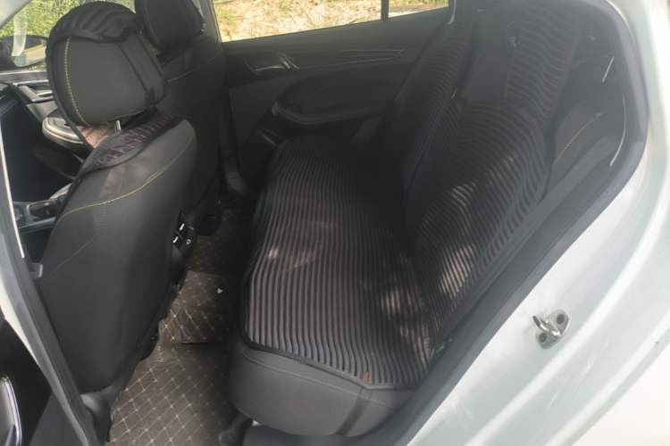 Used Roewe i5 2021 1.5L CVT Platinum Edition Left Rear Seat