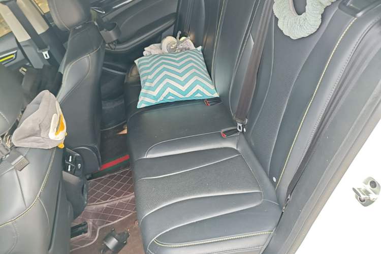 Used Roewe i5 2021 1.5L CVT Diamond Edition Left Rear Seat