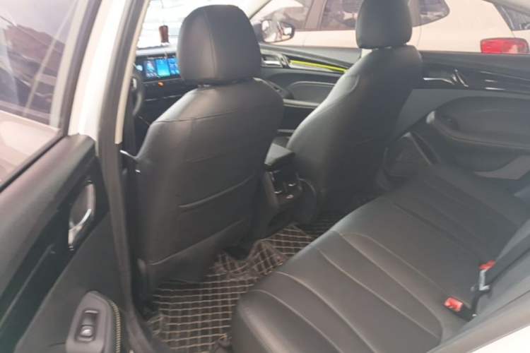 Used Roewe i5 2021 1.5L CVT Platinum Edition Left Rear Seat