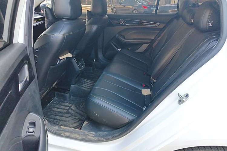 Used Roewe i5 2021 1.5L CVT Diamond Edition Left Rear Seat
