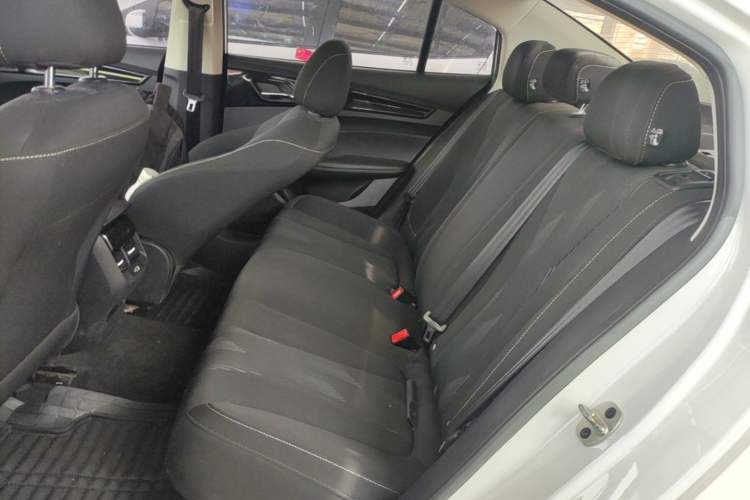 Used Roewe i5 2021 1.5L Manual Platinum Edition Left Rear Seat