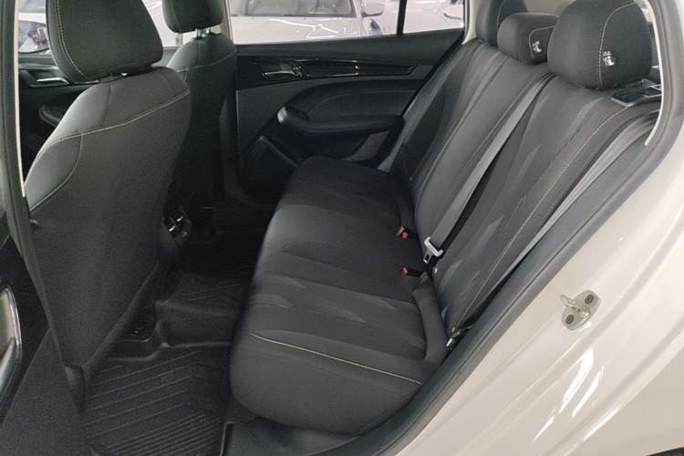 Used Roewe i5 2021 1.5L CVT Platinum Edition Left Rear Seat