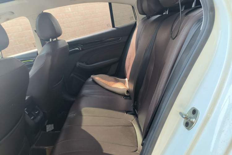 Used Roewe i5 2021 1.5L CVT Platinum Edition Left Rear Seat