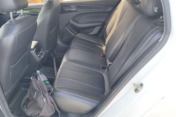 Used Roewe i5 2021 1.5L CVT Diamond Edition Left Rear Seat