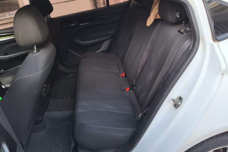 Used Roewe i5 2021 1.5L CVT Platinum Edition Left Rear Seat