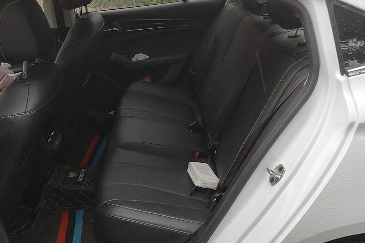Used Roewe i5 2021 1.5L CVT Diamond Edition Left Rear Seat
