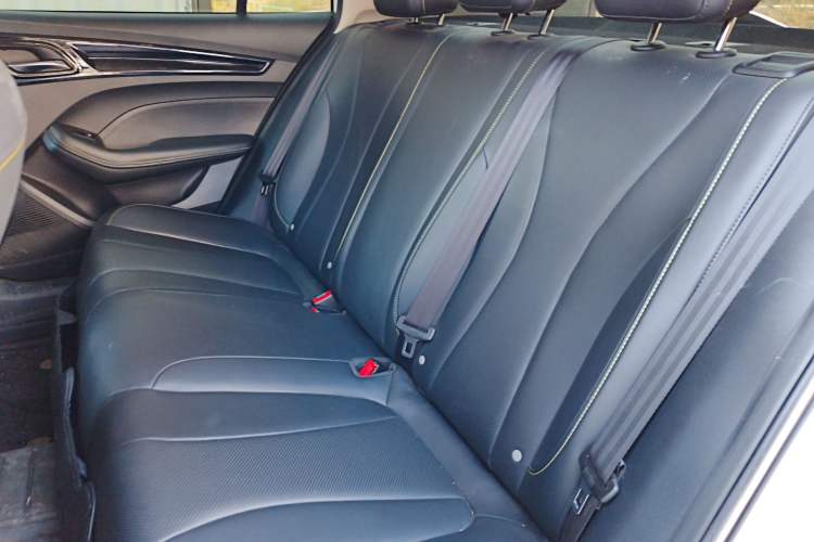 Used Roewe i5 2021 1.5L CVT Assurance Edition Left Rear Seat