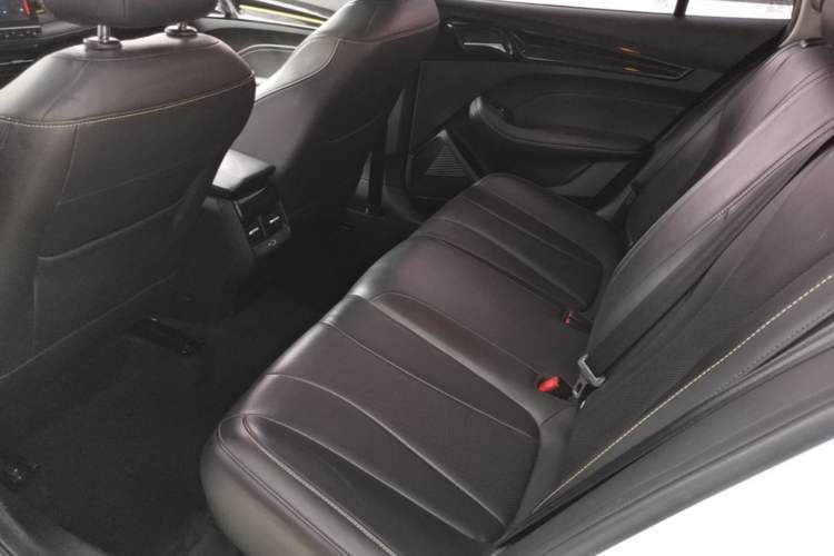 Used Roewe i5 2021 1.5L CVT Diamond Edition Left Rear Seat