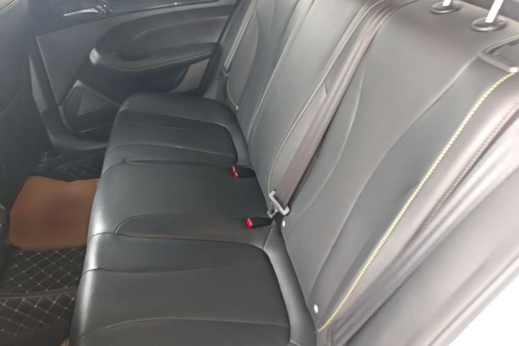 Used Roewe i5 2021 Revised Version 1.5L CVT Diamond Edition Left Rear Seat