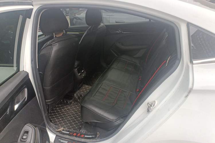 Used Roewe i5 2021 1.5L CVT Diamond Edition Left Rear Seat