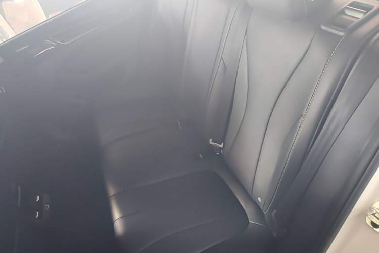 Used Roewe i5 2021 1.5L CVT Starry Edition Left Rear Seat