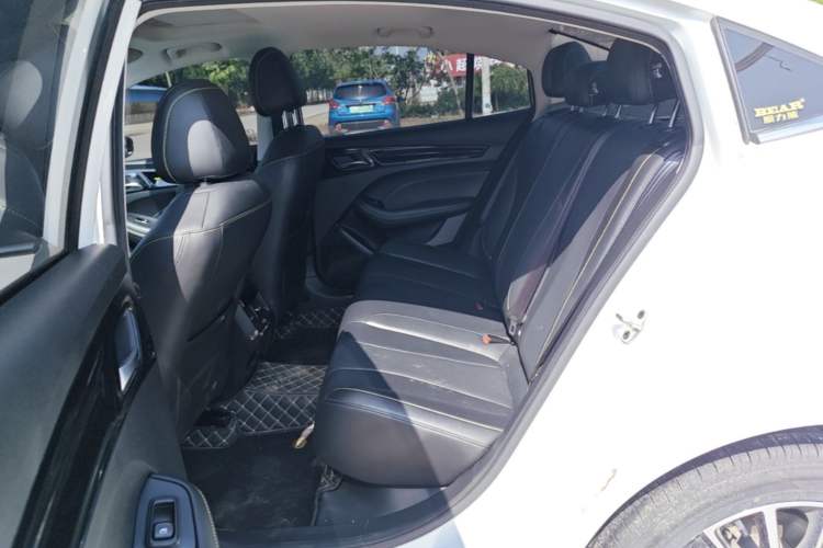 Used Roewe i5 2021 Revised Version 1.5L CVT Diamond Edition Left Rear Seat