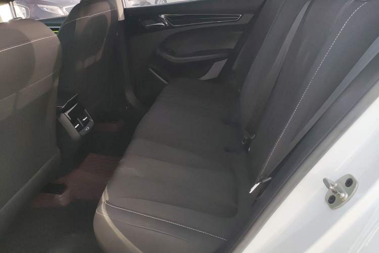 Used Roewe i5 2021 1.5L CVT Platinum Edition Left Rear Seat
