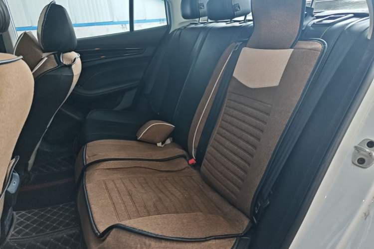 Used Roewe i5 2021 1.5L CVT Diamond Edition Left Rear Seat