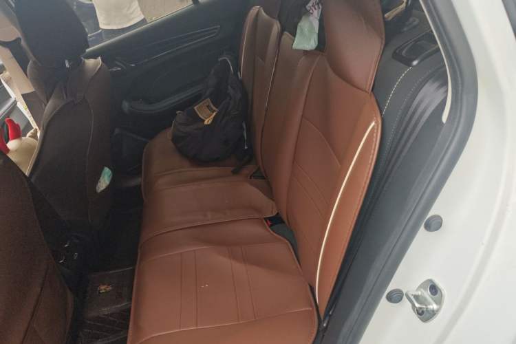 Used Roewe i5 2021 1.5L CVT Platinum Edition Left Rear Seat