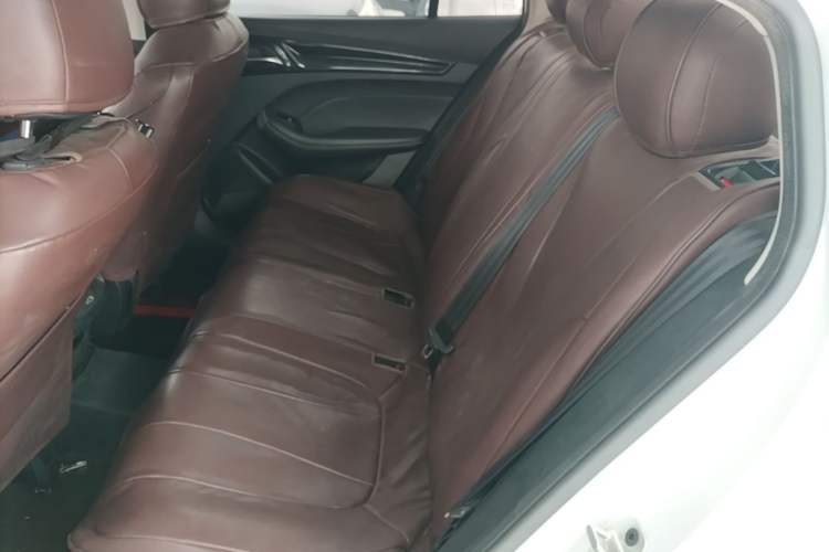 Used Roewe i5 2021 1.5L CVT Diamond Edition Left Rear Seat
