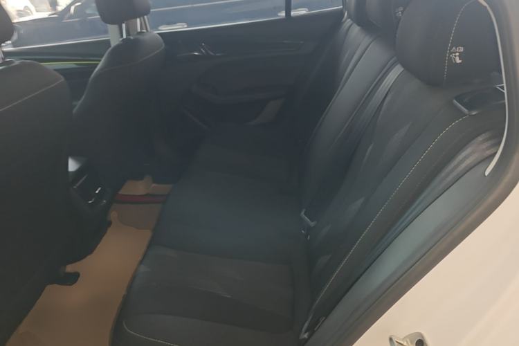 Used Roewe i5 2021 1.5L CVT Platinum Edition Left Rear Seat