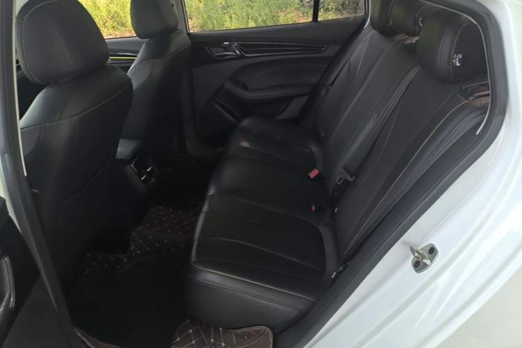 Used Roewe i5 2021 1.5L CVT Diamond Edition Left Rear Seat