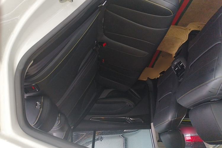 Used Roewe i5 2021 1.5L CVT Platinum Edition Left Rear Seat