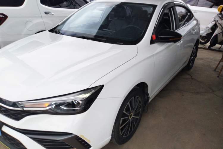 Used Roewe i5 2021 Revised Version 1.5L CVT Diamond Edition Left Side