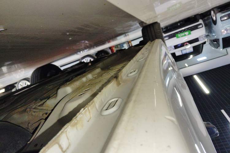 Used Roewe i5 2021 Revised 1.5L CVT Starry Edition Left Side Sill