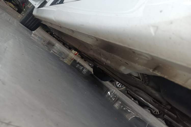 Used Roewe i5 2021 Revised Version 1.5L CVT Diamond Edition Left Side Sill