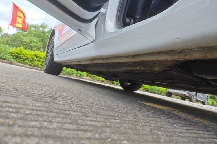 Used Roewe i5 2021 1.5L CVT Diamond Edition Left Side Sill