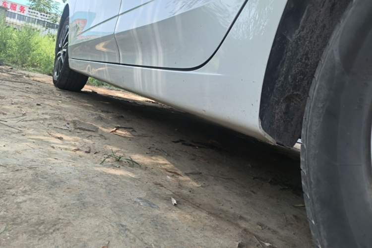 Used Roewe i5 2021 1.5L CVT Platinum Edition Left Side Sill