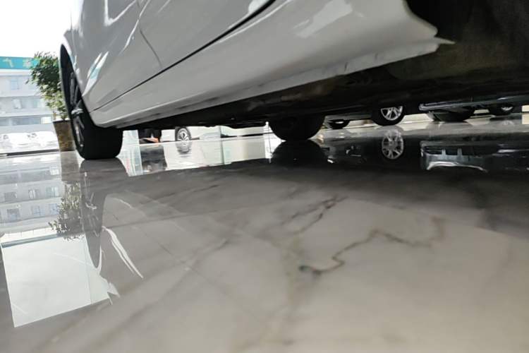 Used Roewe i5 2021 Revised Version 1.5L CVT Diamond Edition Left Side Sill