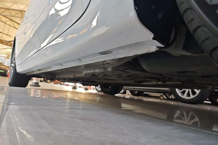 Used Roewe i5 2021 Revised Version 1.5L CVT Diamond Edition Left Side Sill