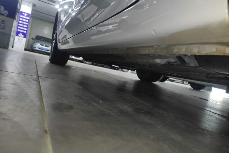Used Roewe i5 2021 Revised Version 1.5L CVT Diamond Edition Left Side Sill