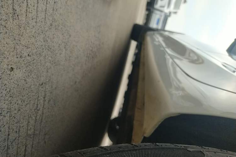 Used Roewe i5 2021 1.5L CVT Diamond Edition Left Side Sill