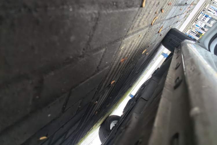Used Roewe i5 2021 1.5L CVT Black Gold Edition Left Side Sill