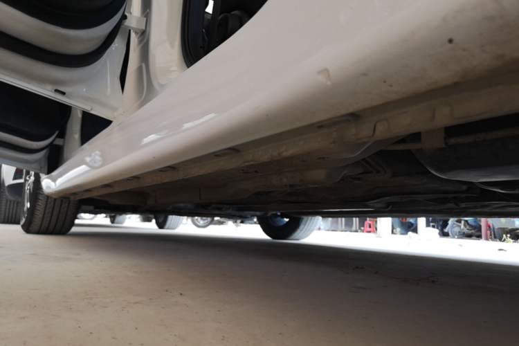 Used Roewe i5 2021 1.5L Manual Platinum Edition Left Side Sill