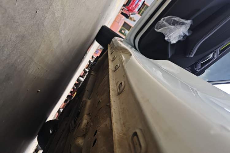 Used Roewe i5 2021 1.5L Manual Platinum Edition Left Side Sill