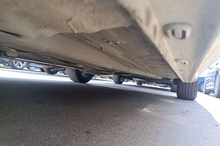 Used Roewe i5 2021 1.5L Manual Platinum Edition Left Side Sill