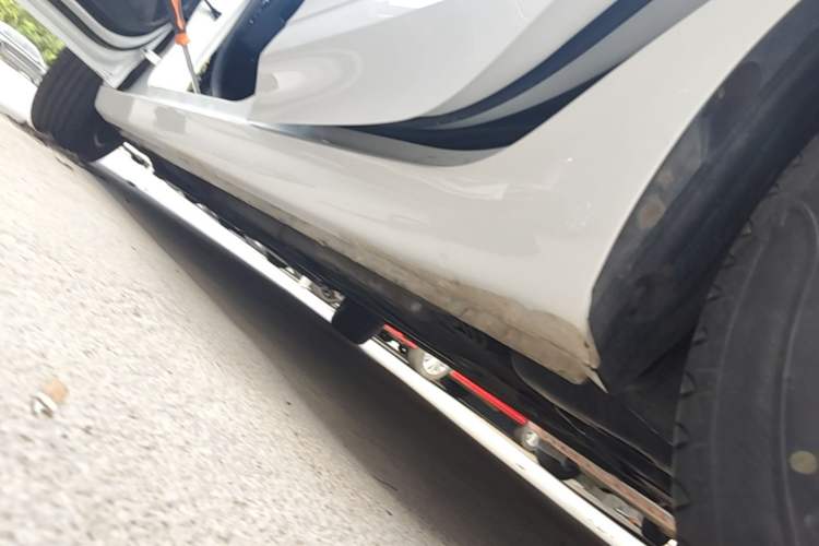 Used Roewe i5 2021 1.5L CVT Diamond Edition Left Side Sill