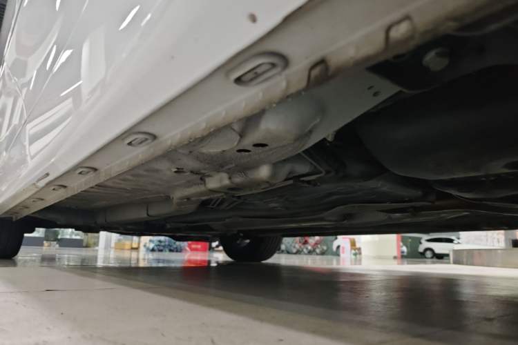 Used Roewe i5 2021 Revised Version 1.5L CVT Diamond Edition Left Side Sill