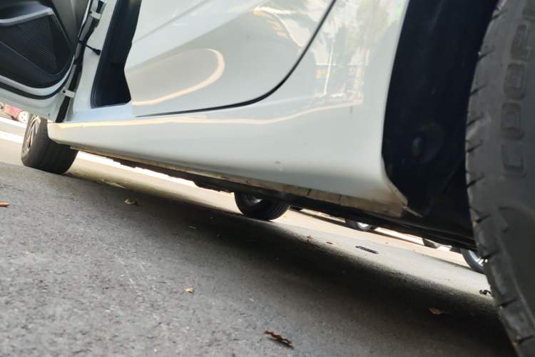Used Roewe i5 2021 1.5L CVT Platinum Edition Left Side Sill
